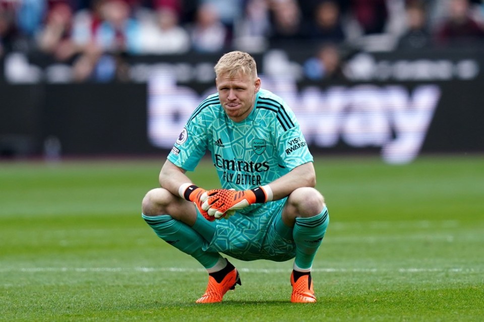 包含加时末段体能课后，阿森纳强势反弹备战意甲，更衣室稳定，临场指挥获称赞的词条